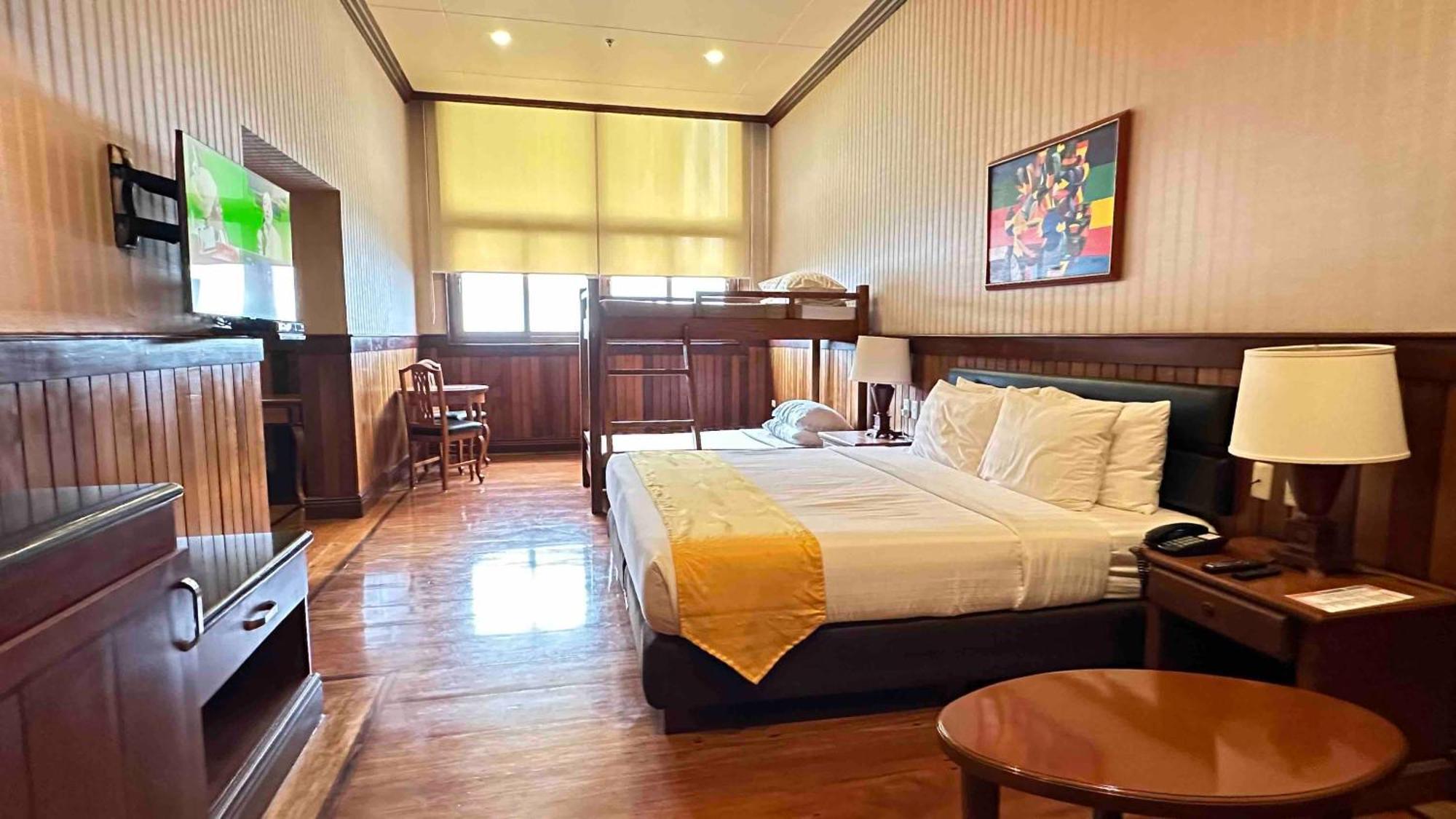 Alta D' Tagaytay Hotel Тагайтай Экстерьер фото