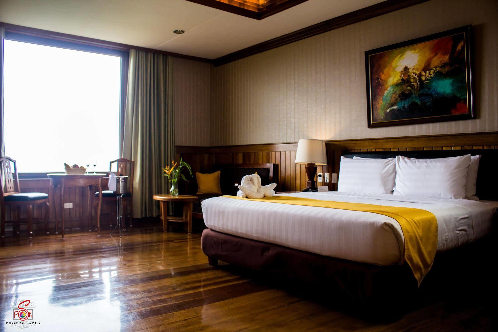 Alta D' Tagaytay Hotel Тагайтай Экстерьер фото