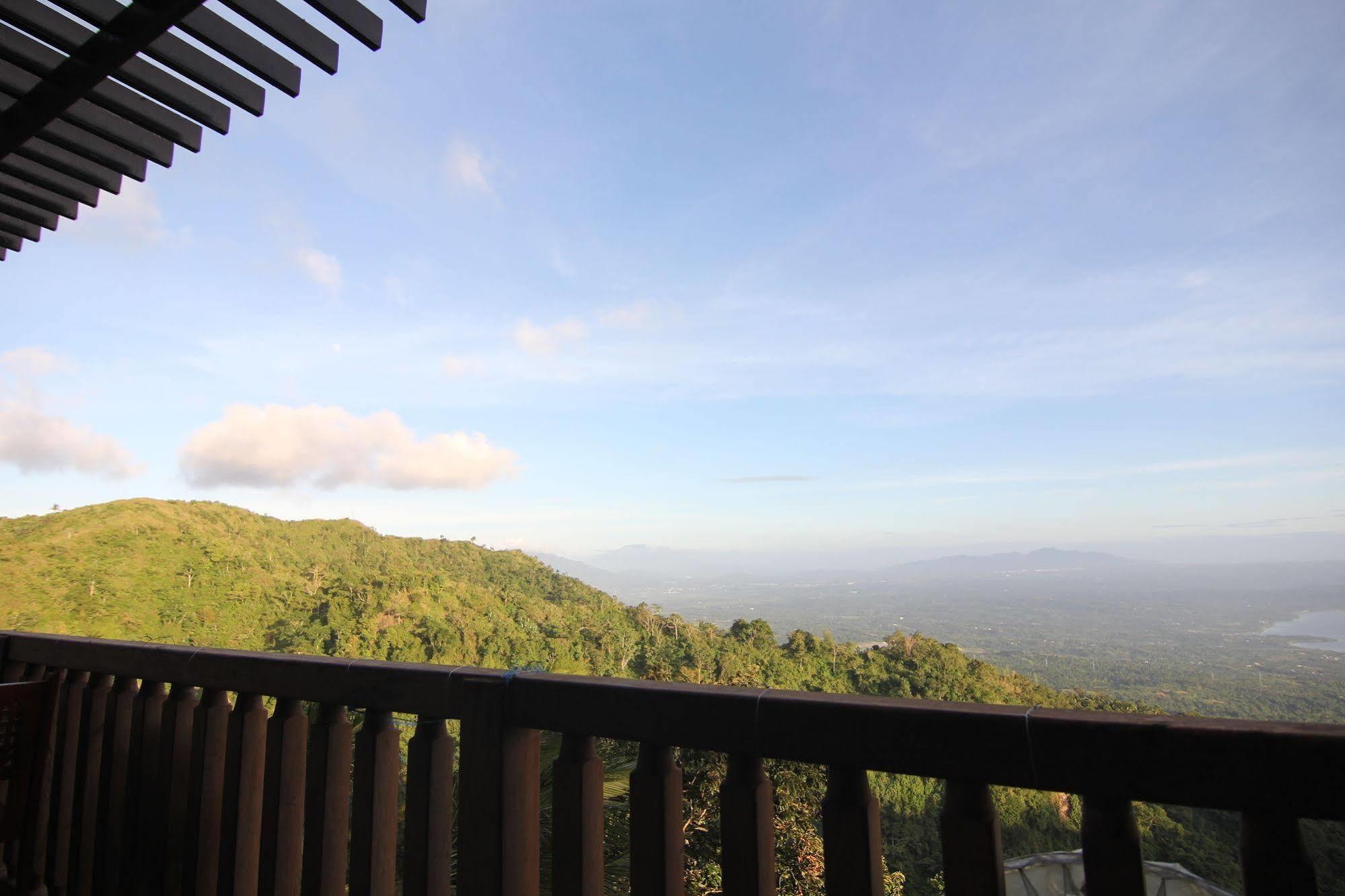 Alta D' Tagaytay Hotel Тагайтай Экстерьер фото